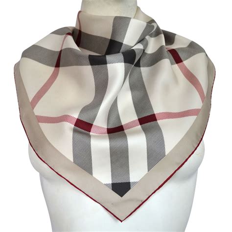 foulard carré burberry soie|Foulards en soie de luxe pour femme .